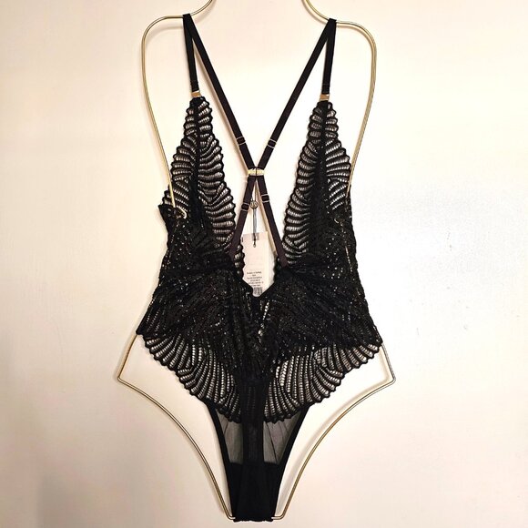NWT!! Bluebella Iris Plunge Soft Delicate Lace Bodysuit, US 6 (S), Black - Picture 4 of 12
